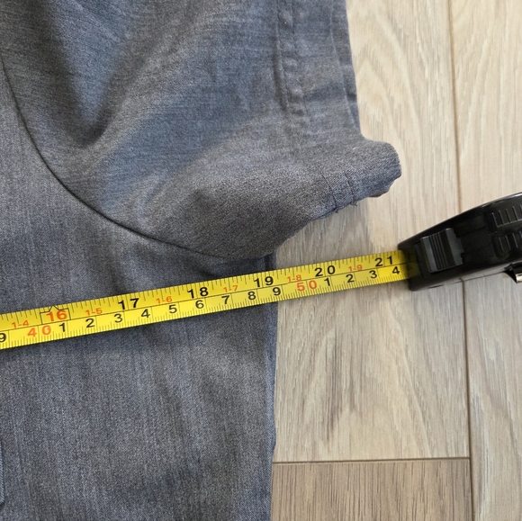 Movement Scrub Set - Picture 16 of 16